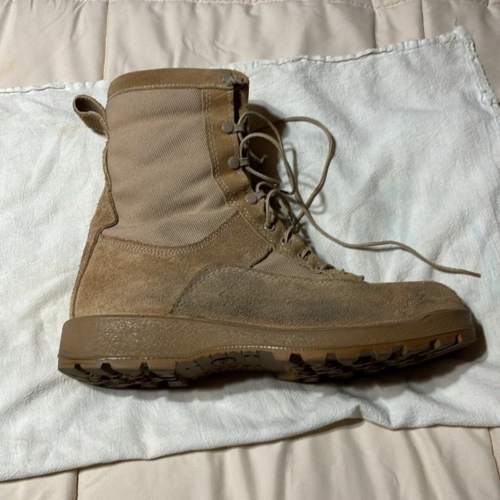 Men’s, size 12, tan, Bates brand military style tactical boots. - Picture 2 of 5
